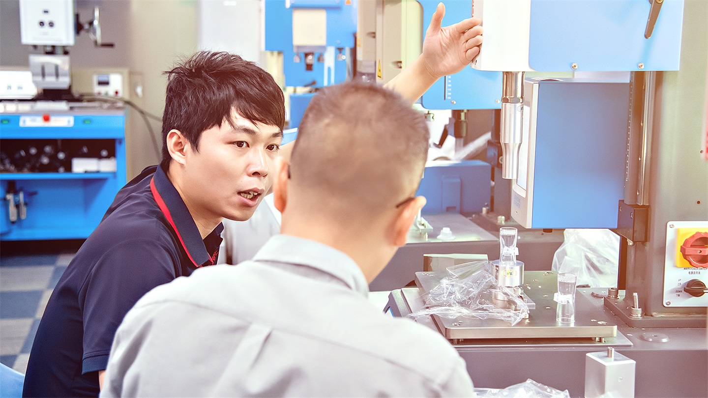 杜肯超聲波焊接機(jī)升降絲桿磨損？找準(zhǔn)原因，恢復(fù)高效運(yùn)轉(zhuǎn)！