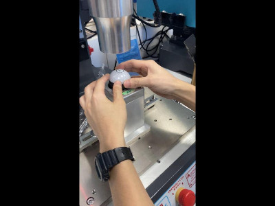 靈科超聲波-觸摸燈焊接