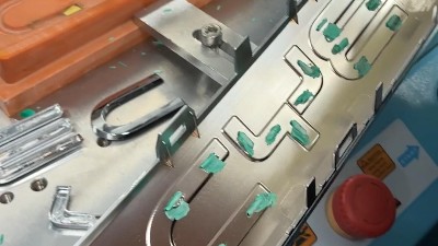 靈科超聲波-比亞迪車標(biāo)焊接