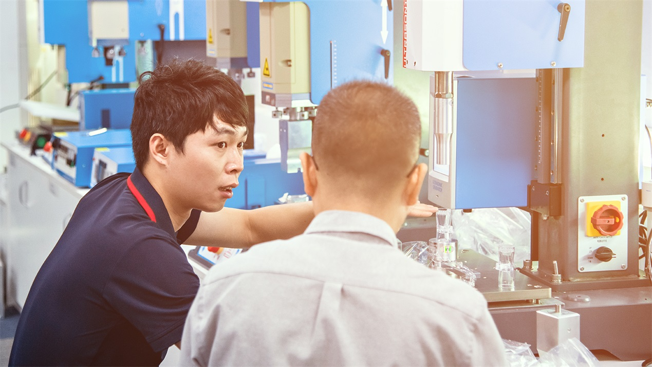 為何眾多企業(yè)青睞清遠(yuǎn)超聲波焊接機(jī)？答案在這里
